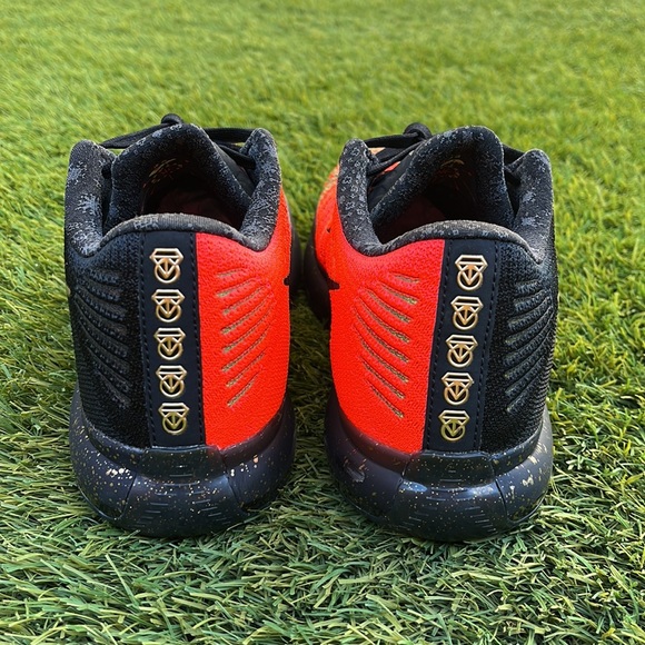 Nike Kobe 10 Elite Low ‘Christmas’ - Picture 3 of 5